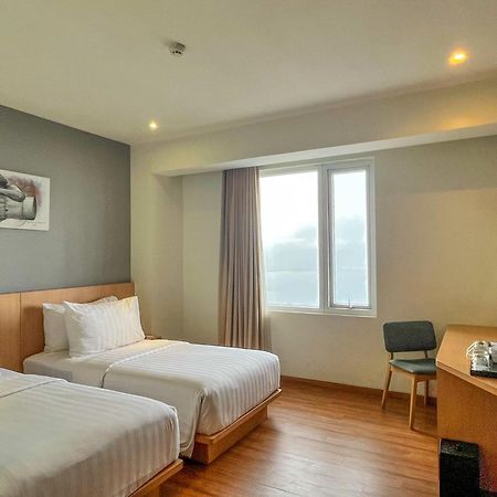 Hotel Santika Premiere Ambon Exterior foto