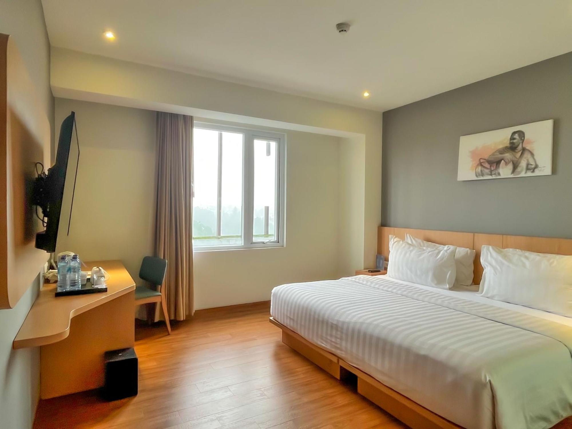 Hotel Santika Premiere Ambon Exterior foto