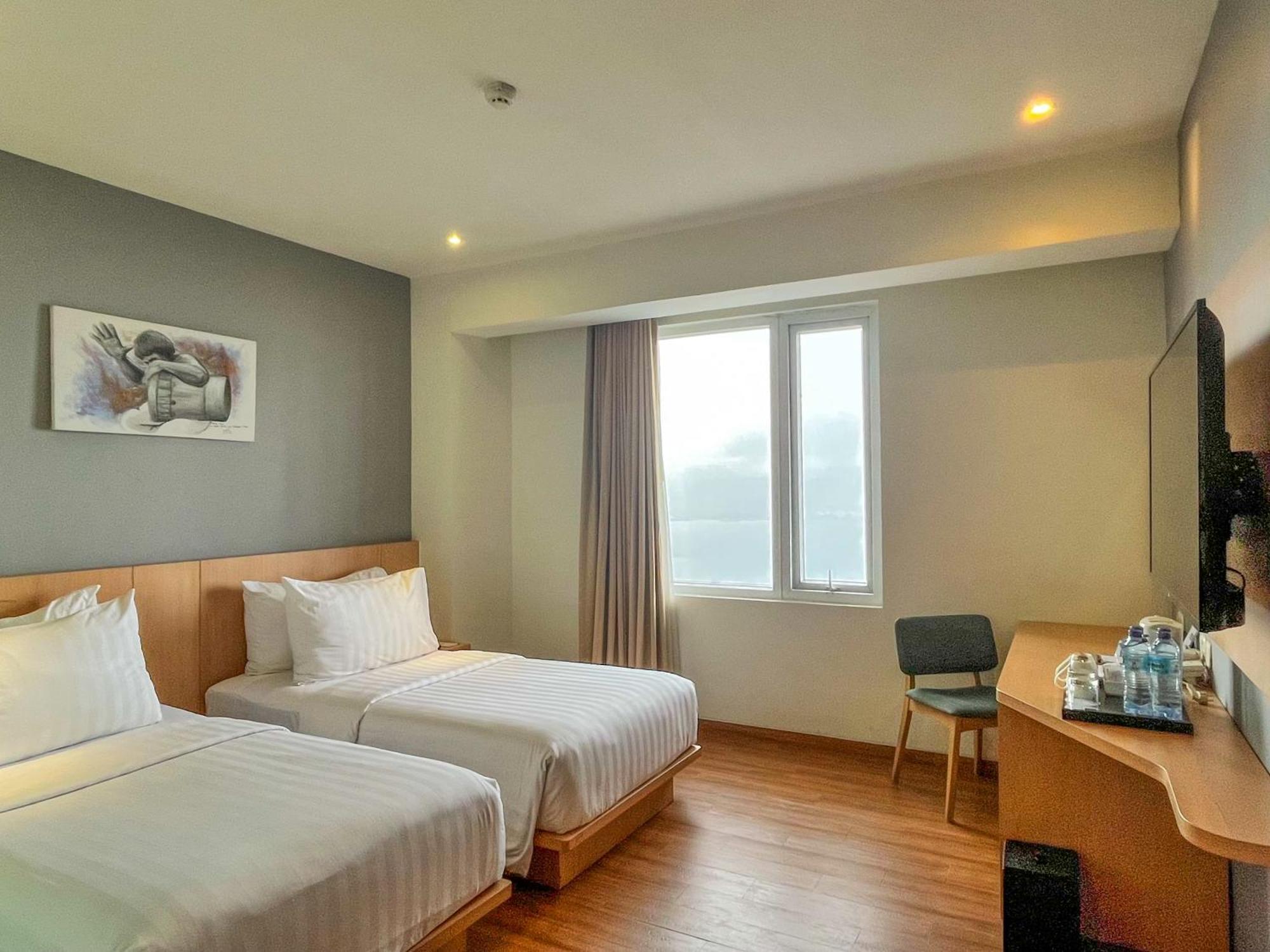 Hotel Santika Premiere Ambon Exterior foto